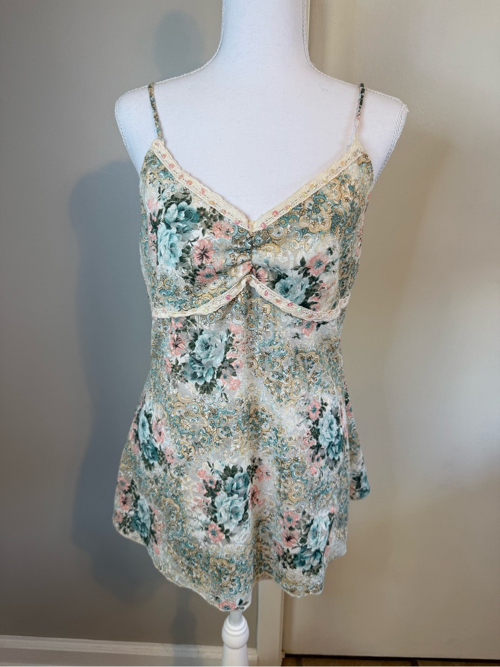 Vanity Floral Lace-Trim Camisole - Mint Green & Blush